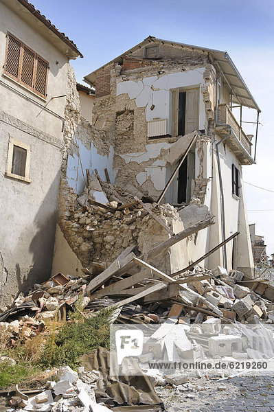 nahe Europa Gebäude Vernichtung April Erdbeben Italien