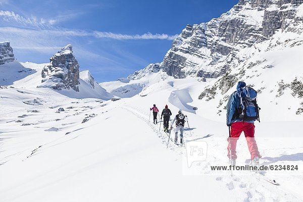 Schitourengeher am Watzmann Berchtesgadener Alpen
