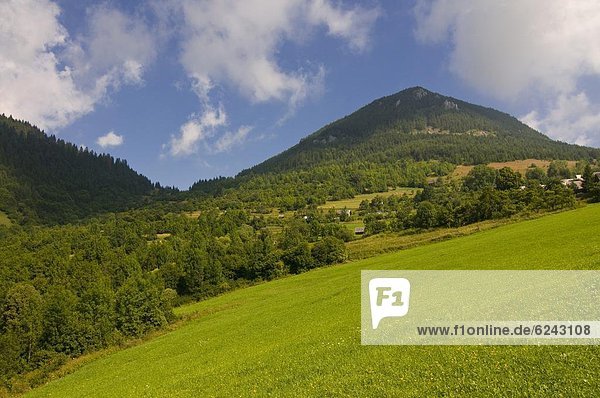 Landschaftlich schön  landschaftlich reizvoll  Europa  Berg  Dorf  Slowakei