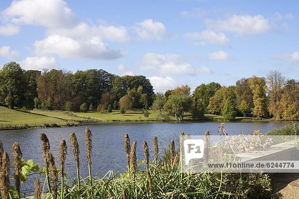 Der Park und die Gärten in Leeds Castle  Maidstone  Kent  England  Vereinigtes Königreich  Europa