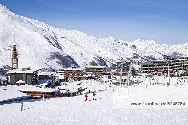 Les Menuires ski resort  1800m  in the Three Valleys (Les Trois Vallees)  Savoie  French Alps  France  Europe