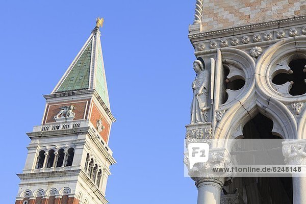 Campanile und Dogenpalast  Saint Mark's Square  Venedig  UNESCO World Heritage Site  Veneto  Italien  Europa