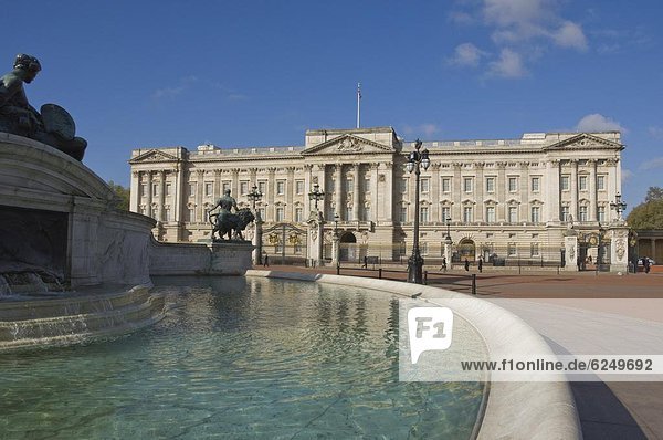 Buckingham Palace  London  England  Großbritannien  Europa