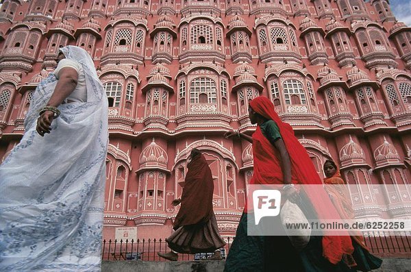 Frau  gehen  Wind  Nostalgie  Palast  Schloß  Schlösser  Asien  Indien  Jaipur