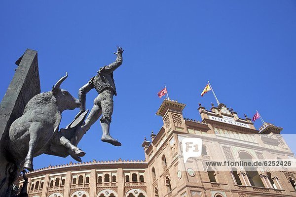 Monument to the matador Jose Cubero (El Yiyo)  near Las Ventas bullring  Plaza de Toros de Las Ventas  Madrid  Spain  Europe