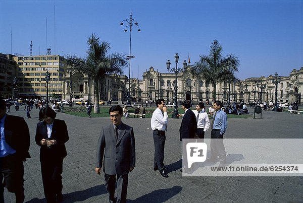 Lima  Hauptstadt  sprechen  Mensch  Menschen  Stadtplatz  Business  Peru  Südamerika