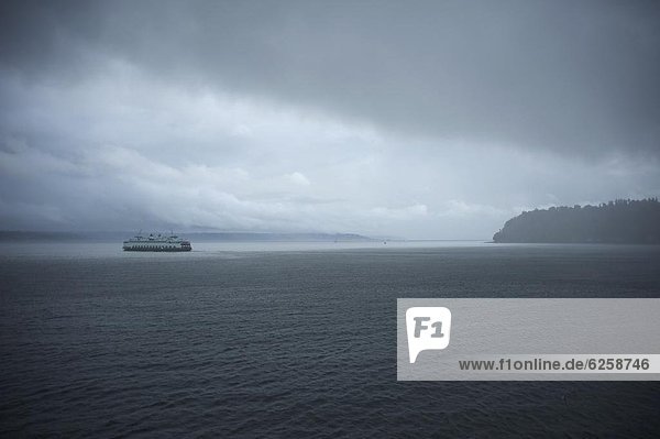 Vereinigte Staaten von Amerika  USA  Sturm  Boot  Fähre  Insel  Nordamerika  Bewegung  Washington State  Wetter