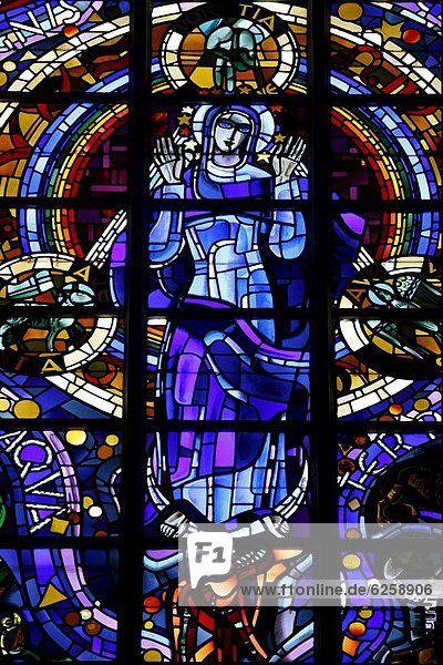 Frankreich Europa Glas Schmutzfleck Kirche Jeans Regenwald Jungfrau Maria Madonna Blois Loir-et-Cher