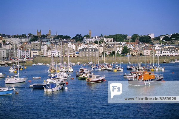 Hafen Großbritannien klein Boot Guernsey Kanalinseln