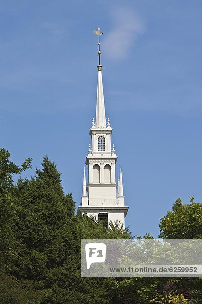 Vereinigte Staaten von Amerika  USA  Bauarbeiter  Idee  flirten  Kirche  Quadrat  Quadrate  quadratisch  quadratisches  quadratischer  Nordamerika  Design  Neuengland  Königin  Rhode Island