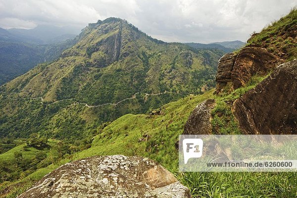 Felsbrocken  klein  Bundesstraße  Ansicht  Asien  Sri Lanka