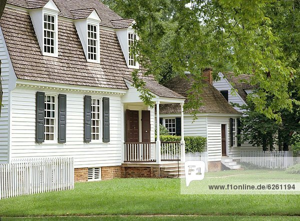 House in Nicholson Street  dating from colonial times  Williamsburg  Virginia  USA  North America