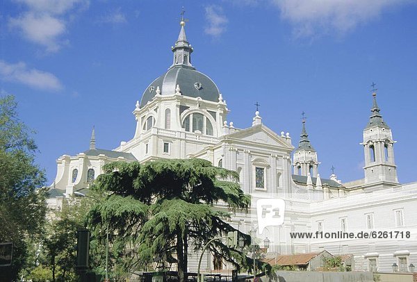 Madrid  Hauptstadt  Europa  Engagement  Almudena-Kathedrale  Start  Juni  Papst  Spanien
