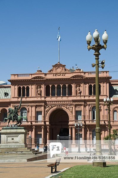 Casa Rosada (Presidential Palace) where Juan Peron appeared on this central balcony  Plaza de Mayo  Buenos Aires  Argenti0  South America