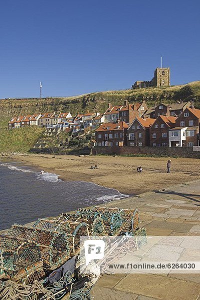Europa  Strand  Großbritannien  Sand  Yorkshire and the Humber  Hummer  England  North Yorkshire  Uferviertel  Whitby