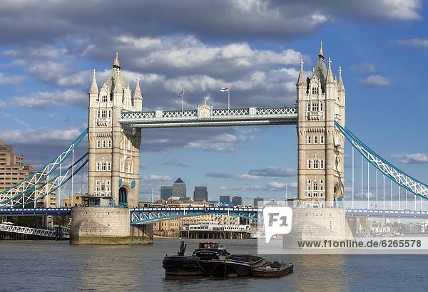 Tower Bridge und Themse  London  England  Großbritannien  Europa