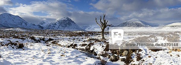 entfernt Panorama Europa Berg Winter bedecken baden Großbritannien Beleuchtung Licht über Highlands Ansicht Distanz Moor Schottland Schnee