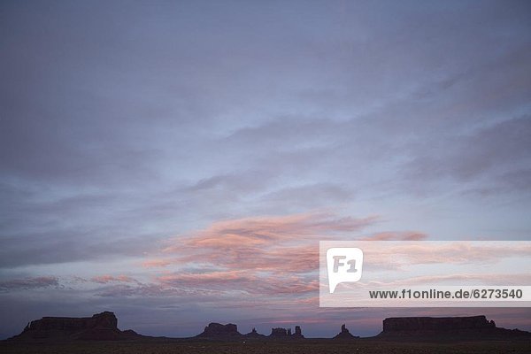 Vereinigte Staaten von Amerika  USA  Sonnenuntergang  Nordamerika  Monument Valley  Utah