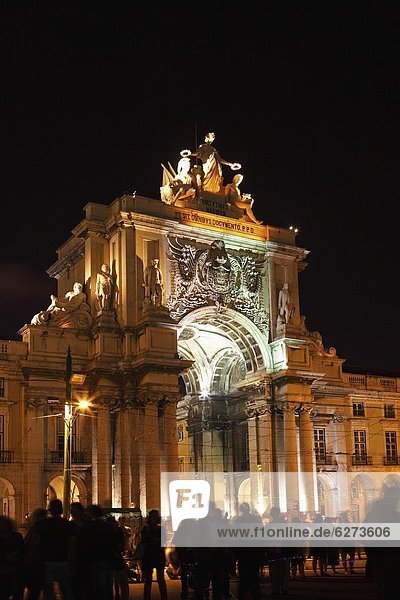 Lissabon  Hauptstadt  beleuchtet  Europa  unterhalb  Brücke  Mittelpunkt  Festival  Augusta  Menschenmenge  Portugal
