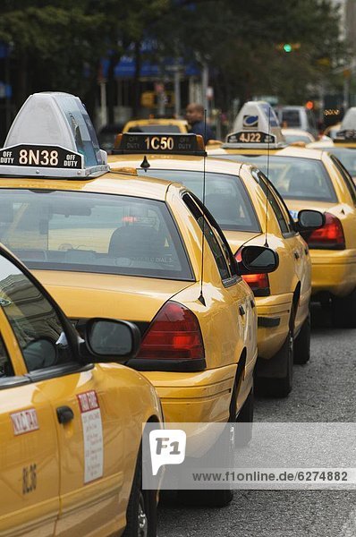Taxis  Manhattan  New York City  New York  Vereinigte Staaten von Amerika  Nordamerika