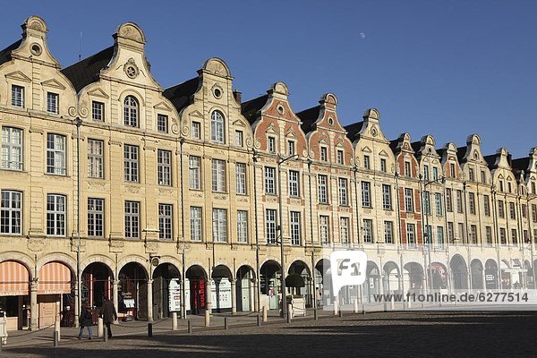 Kopfsteinpflaster Frankreich Europa Fassade Barock Platz