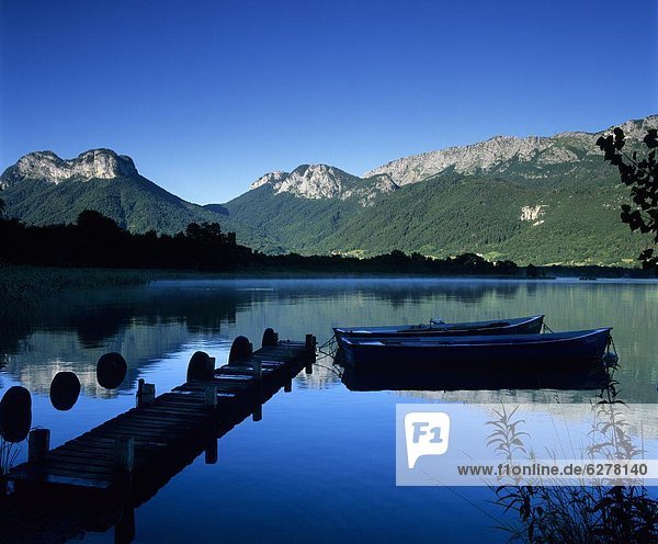 Frankreich  Europa  Silhouette  Boot  Kai  Rudern  Lac d’Annecy  Rhone Alpes