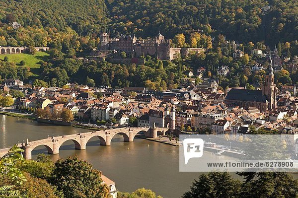 Europa Palast Schloß Schlösser Stadt Brücke Fluss Ansicht Baden-Württemberg Deutschland Heidelberg alt