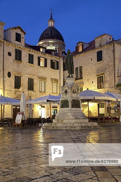 Kuppel  Europa  Nacht  Kathedrale  Quadrat  Quadrate  quadratisch  quadratisches  quadratischer  Altstadt  UNESCO-Welterbe  Kroatien  Kuppelgewölbe  Dubrovnik