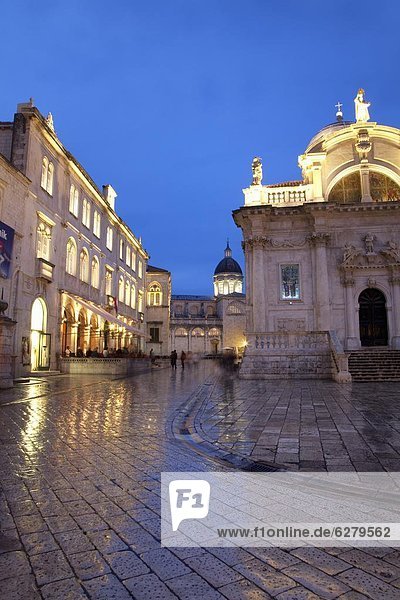 St. Blaise Church and Cathedral at night  Old Town  UNESCO World Heritage Site  Dubrovnik  Croatia  Europe
