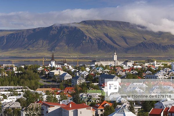 Reykjavik Hauptstadt Hafen Gebäude Großstadt bunt Kirche Ansicht Island Perlan