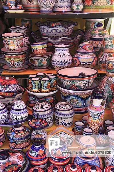 Talavera Pottery  El Parian Market  Puebla  Historic Center  Puebla State  Mexico  North America