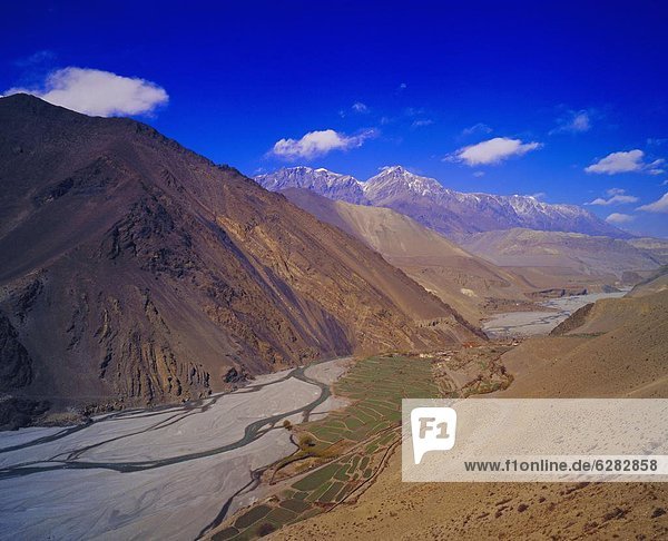Berg  Tal  Fluss  umgeben  Nepal