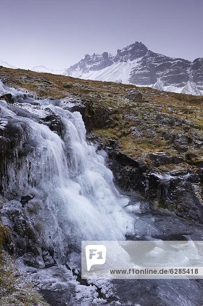 Wasserfall  gefroren  Island