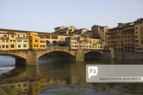 Ponte Vecchio over the River Arno  Florence  Tuscany  Italy  Europe