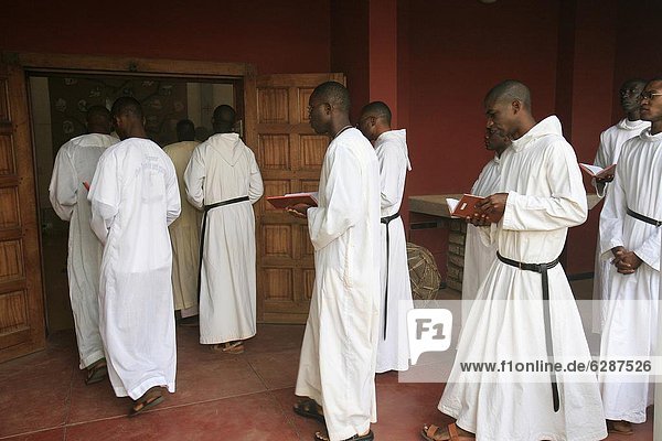 Mass procession in Keur Moussa Benedictine abbey  Keur Moussa  Senegal  West Africa  Africa