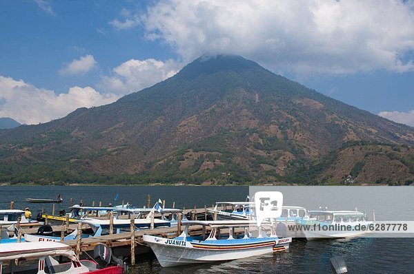 Mittelamerika  Lago de Atitlan  Guatemala