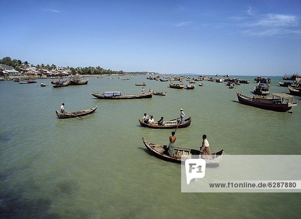 The harbour at the mouth of Kaladan River  Sittwe  capital of Arakan State  Myanmar (Burma)  Asia