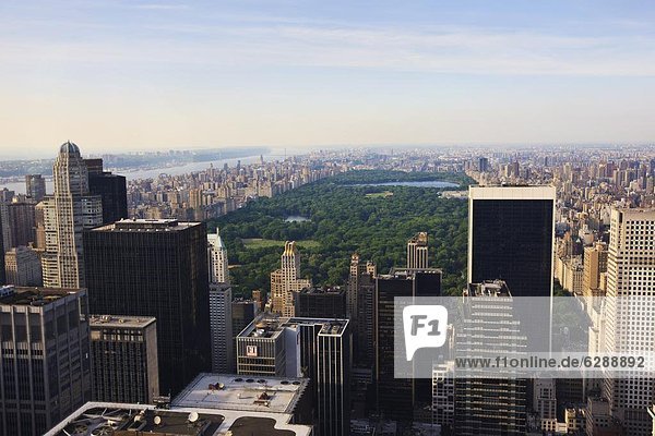 Vereinigte Staaten von Amerika  USA  hoch  oben  New York City  Nordamerika  Ansicht  Flachwinkelansicht  Mittelpunkt  Winkel