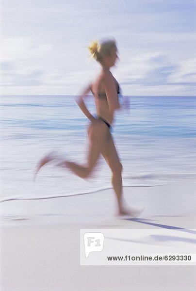Frau  Bewegung  Fotografie  Strand  joggen  Bewegungsunschärfe  Afrika  Indischer Ozean  Indik  Seychellen