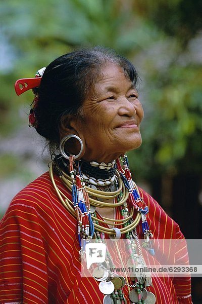 Portrait  Frau  groß  großes  großer  große  großen  Asien  Thailand  Volksstamm  Stamm