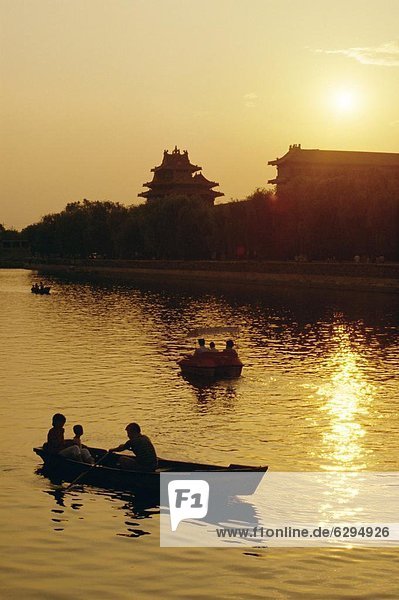 nahe Großstadt See Boot verboten Rudern Peking Hauptstadt China