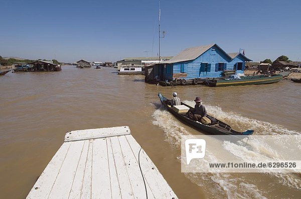 Tonle Sap Lake  Boat People (Vietnamese)  near Siem Reap  Cambodia  Indochina  Southeast Asia  Asia