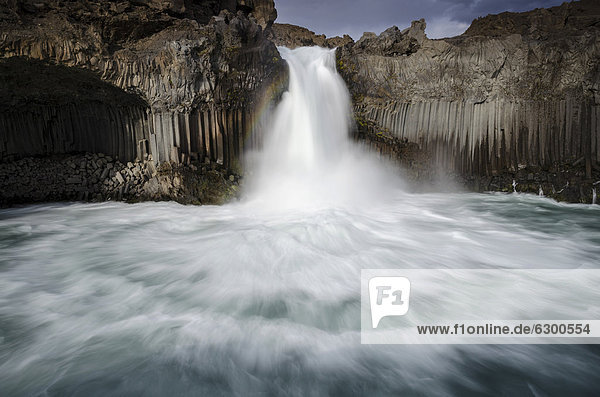 Wasserfall Aldeyjarfoss am Fluss Skj·lfandafljÛt  Hochlandpiste Sprengisandur  Hochland  Island  Europa