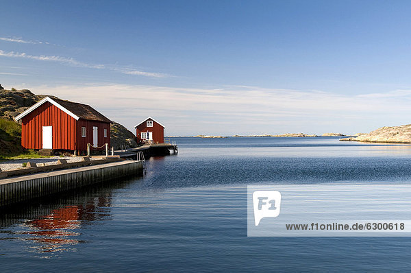 nahe Europa Meer rot Blockhaus Skandinavien Schweden Tjörn Holzhäuser