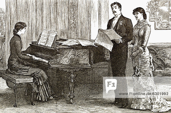 Historische Zeichnung aus England  19. Jahrhundert  zwei junge Frauen und ein junger Mann tragen ein Lied mit Klavierbegleitung vor  um 1880