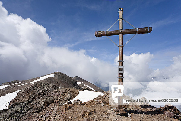Gipfelkreuz der Gleckspitz im hintersten Ultental  Südtirol  Italien  Europa