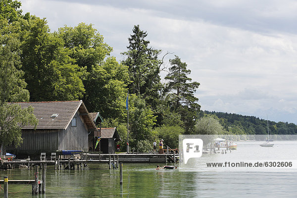 Lake Starnberg in Ammerland  Muensing community  Fuenfseenland district  Upper Bavaria  Bavaria  Germany  Europe