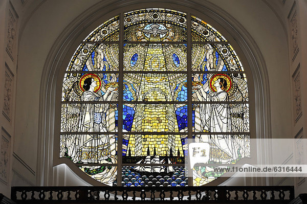 'Bleiglasfenster  Titel:'' Der heilige Geist gießt seinenSegen über Hamburg aus''  gefertigt 1911 von August Vogel  Michaeliskirche  Hansestadt Hamburg  Deutschland  Europa'
