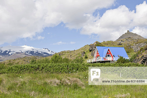 Ferienhaus  hinten der SnÊfellsjökull  Hellnar  Snaefellsnes  SnÊfellsness  Island  Europa