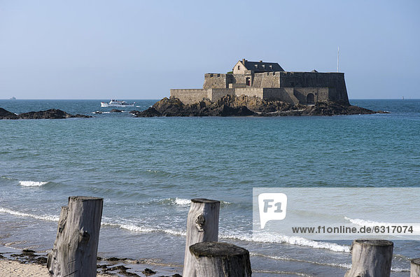 Festungsinsel im Meer  Saint-Malo  Bretagne  Frankreich  Europa